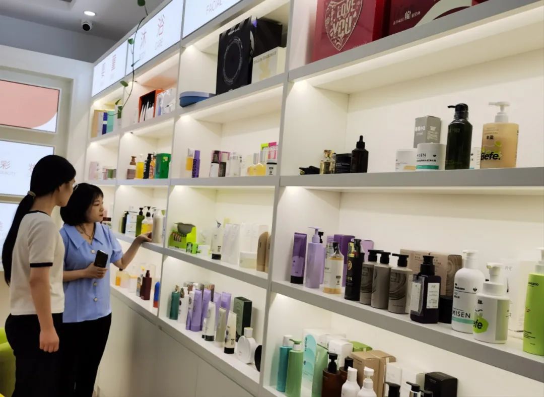 半亩花田不吝于大手笔签约明星代言