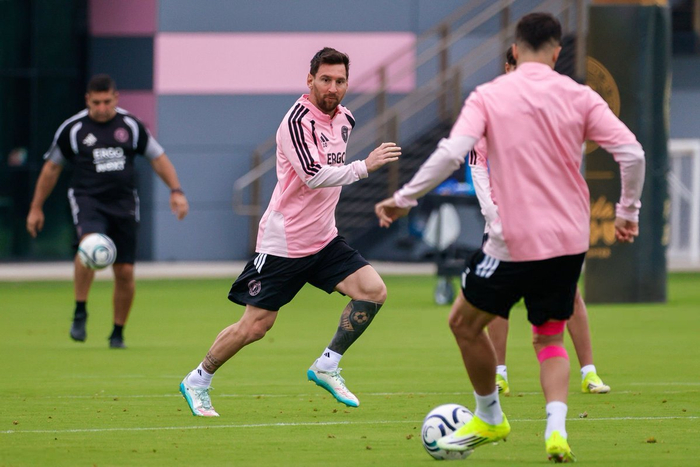 梅西现身美职联训练场备战新赛季