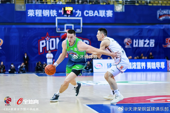 上海队客场大胜天津队豪