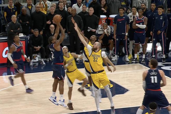 快船24分惊天逆转小卡准绝杀，哈登交易双赢成关