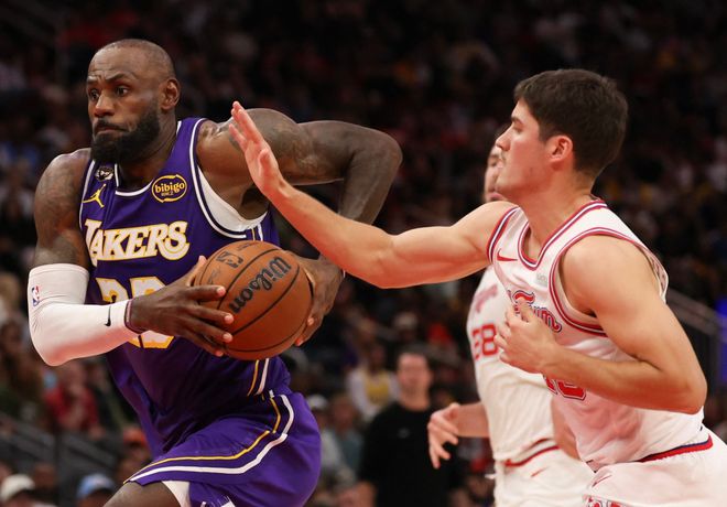 火箭核心申京表现低迷成关键隐患，球队战绩起