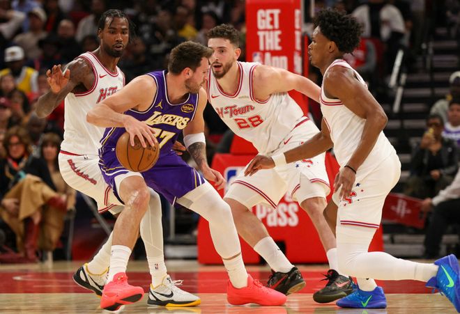 火箭核心申京表现低迷成关键隐患，球队战绩起