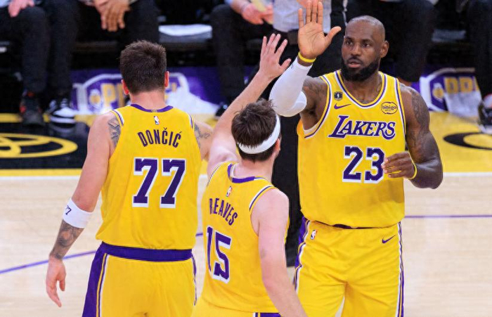 奥斯汀·里夫斯爆发成湖人关键核心，或获5年2