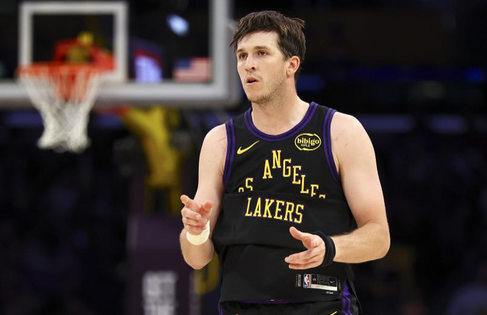 奥斯汀·里夫斯爆发成湖人关键核心，或获5年2