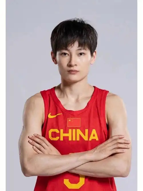 中国女篮集训方式引争议 杨力维选择个人特训应